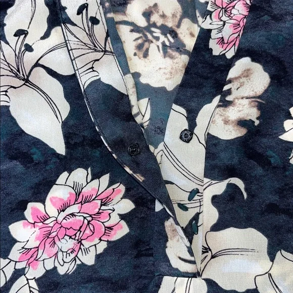 NWT Elizabeth and James Silk Sleeveless Blouse Top ~ in Lily Erwan Floral Print